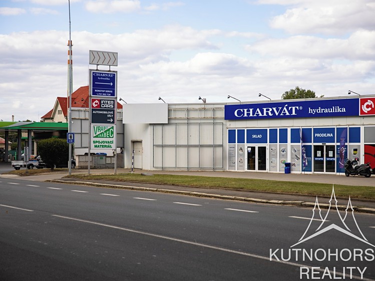 Pronájem obchodního prostoru 200 m² - foto 1