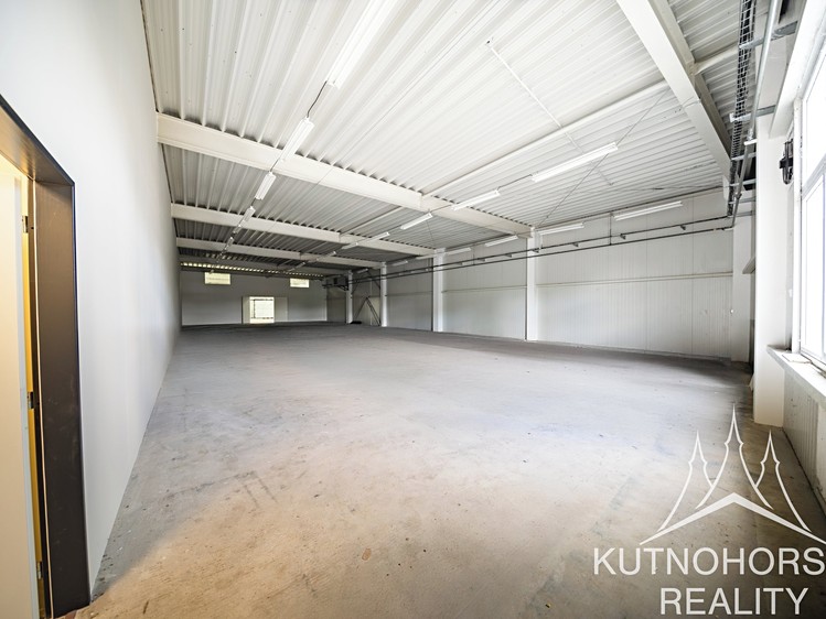 Pronájem výrobní haly, prostoru 541 m² - foto 1