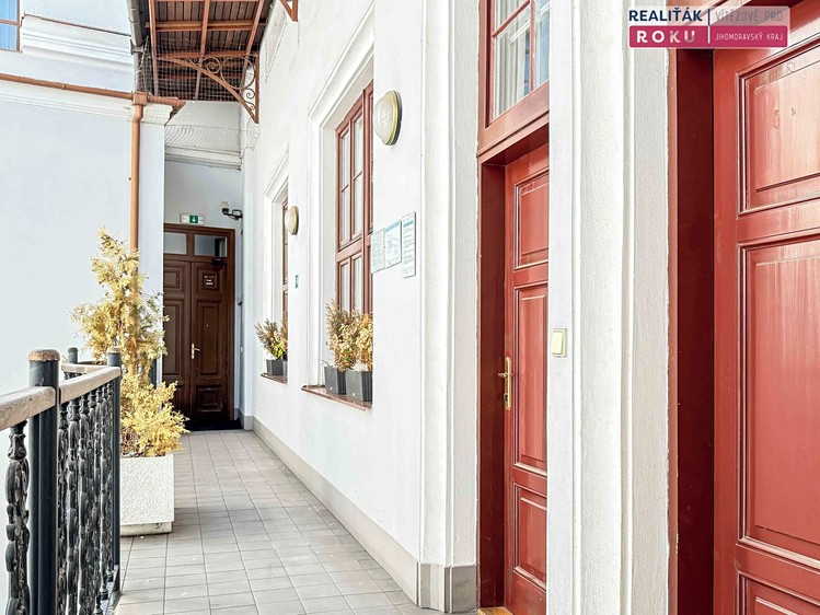Pronájem kanceláře 584 m² - foto 8