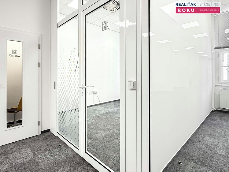 Pronájem kanceláře 382 m² - foto 8