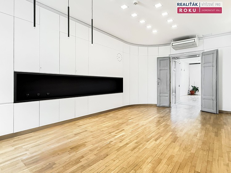 Pronájem kanceláře 257 m² - foto 4