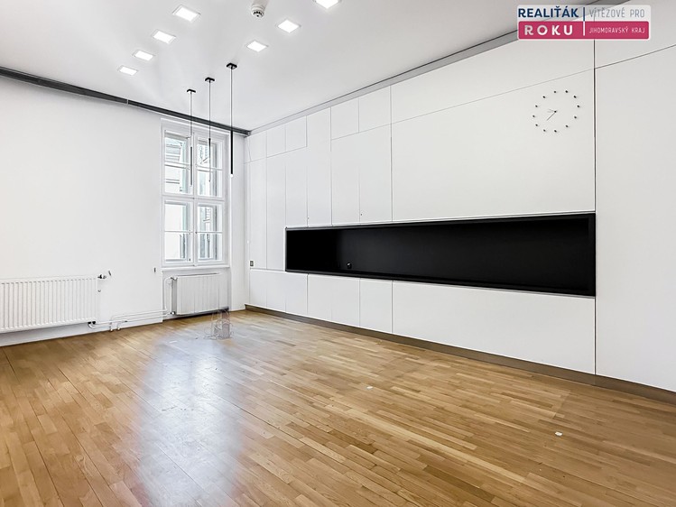 Pronájem kanceláře 257 m² - foto 5