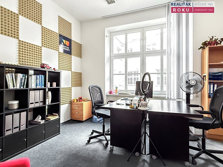 Pronájem kanceláře 50 m² - foto 7