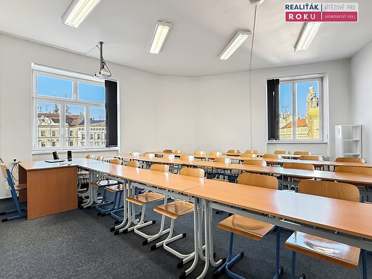 Pronájem kanceláře 50 m² - foto 6