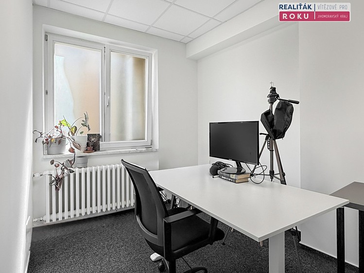 Pronájem kanceláře 92 m² - foto 4
