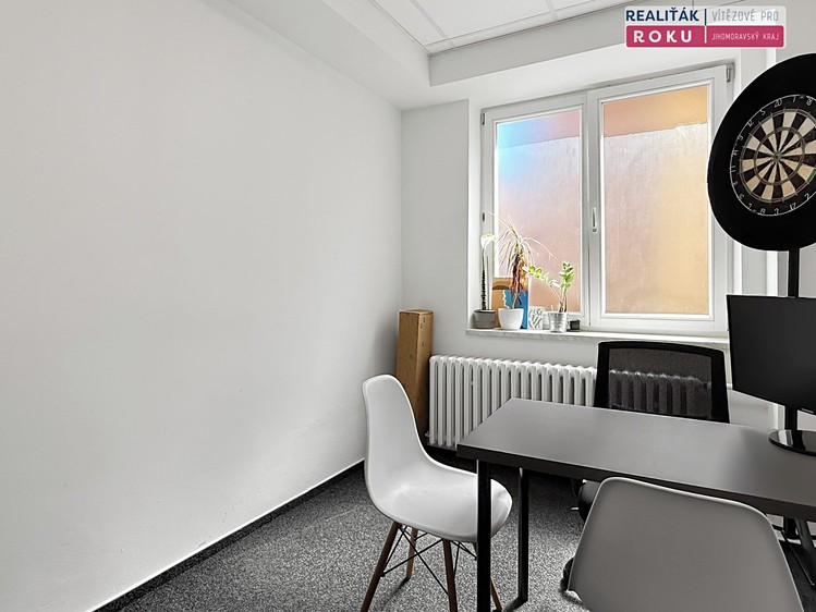 Pronájem kanceláře 92 m² - foto 5