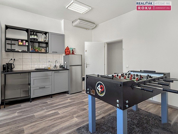 Pronájem kanceláře 92 m² - foto 7