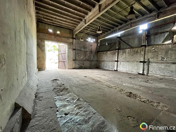 Pronájem skladového prostoru 305 m² - foto 1