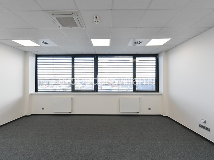 Pronájem kanceláře 199 m² - foto 1