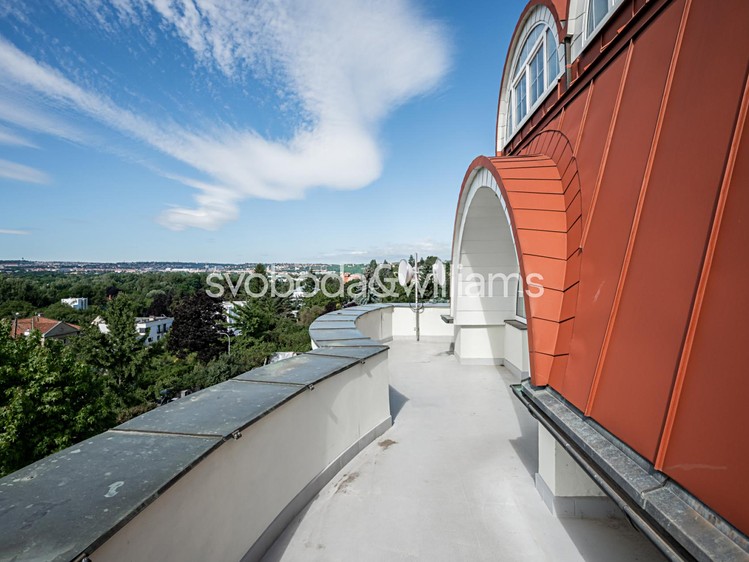 Pronájem kanceláře 371 m² - foto 1