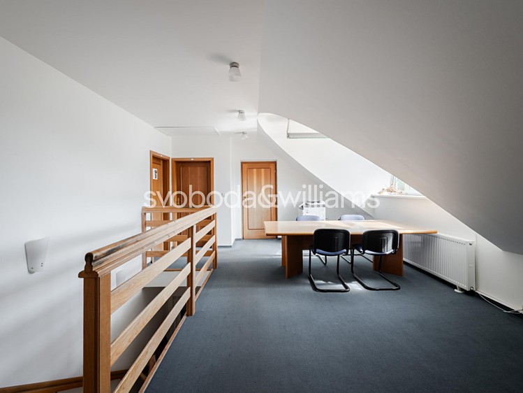 Pronájem kanceláře 371 m² - foto 7