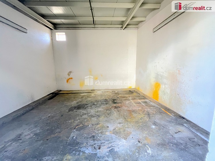 Pronájem obchodního prostoru 33 m² - foto 1