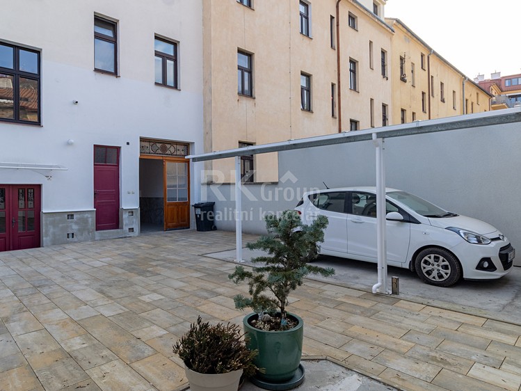 Pronájem kanceláře 180 m² - foto 6