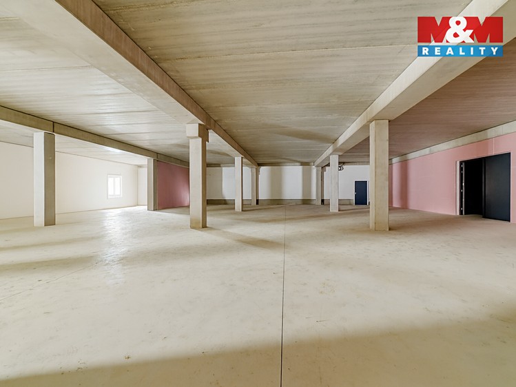 Pronájem výrobní haly, prostoru 2 200 m² - foto 2