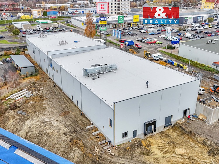 Pronájem výrobní haly, prostoru 2 200 m² - foto 1