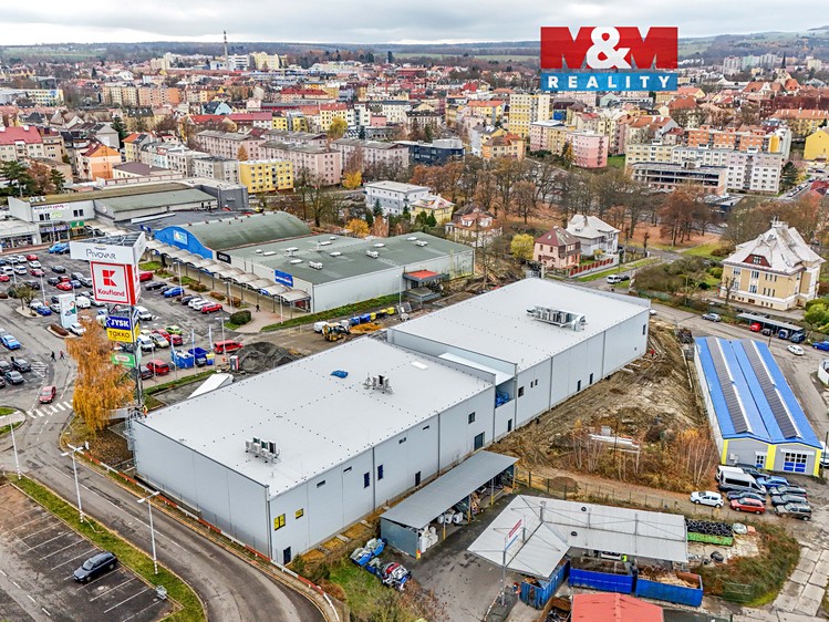 Pronájem skladového prostoru 2 200 m² - foto 1