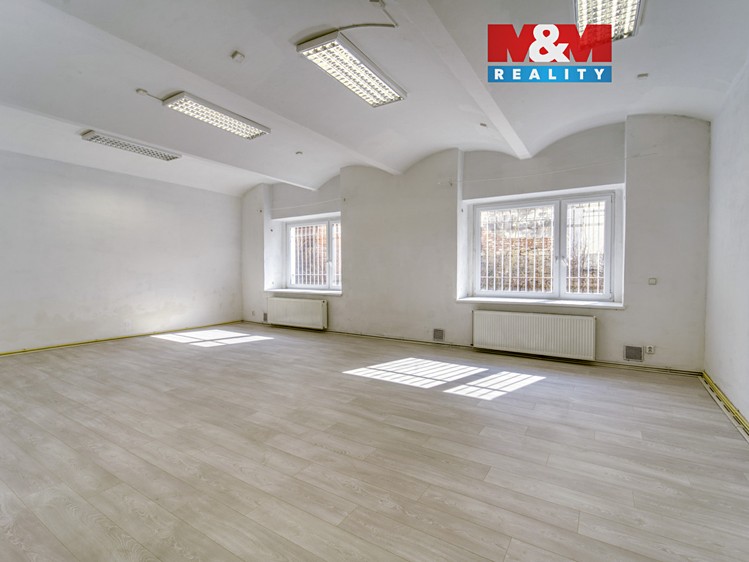 Pronájem obchodního prostoru 167 m² - foto 1