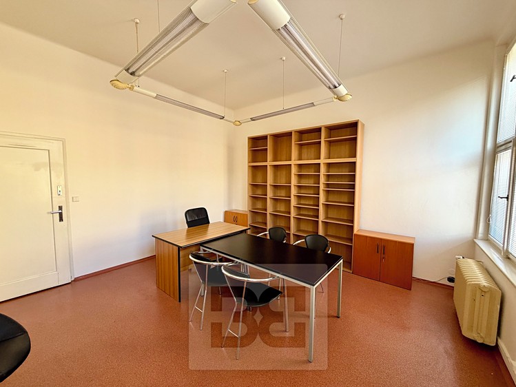 Pronájem kanceláře 22 m² - foto 3