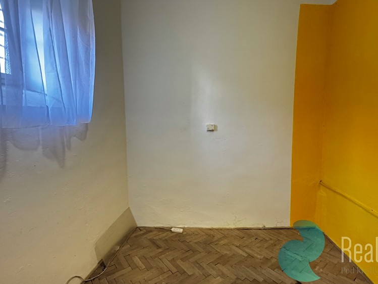 Pronájem kanceláře 200 m² - foto 4