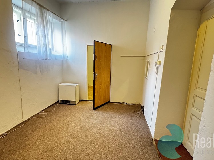 Pronájem kanceláře 200 m² - foto 3