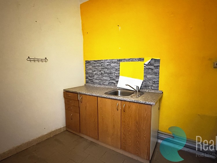 Pronájem kanceláře 200 m² - foto 8