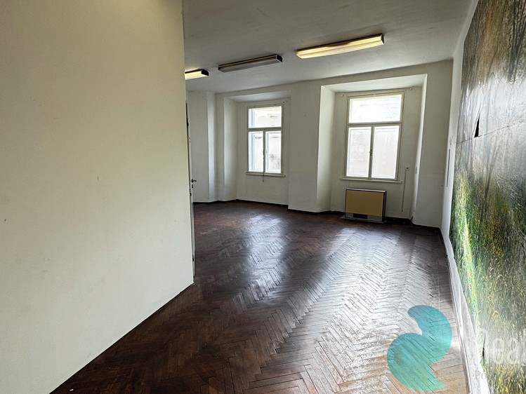 Pronájem kanceláře 200 m² - foto 6