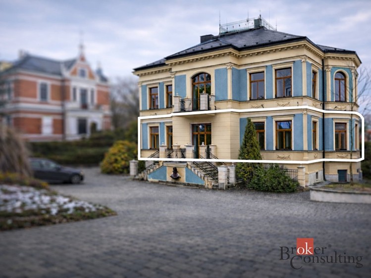 Pronájem kanceláře 280 m² - foto 2
