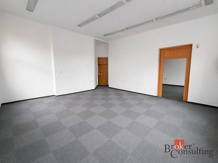 Pronájem kanceláře 280 m² - foto 8