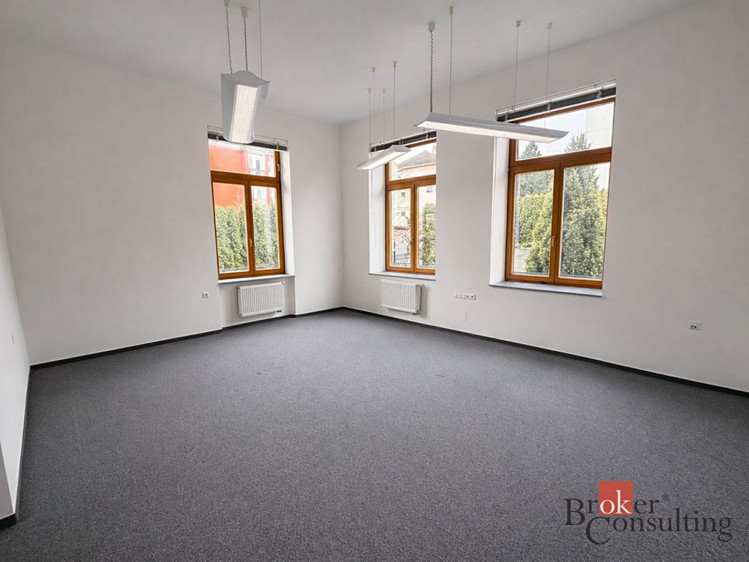 Pronájem kanceláře 280 m² - foto 7