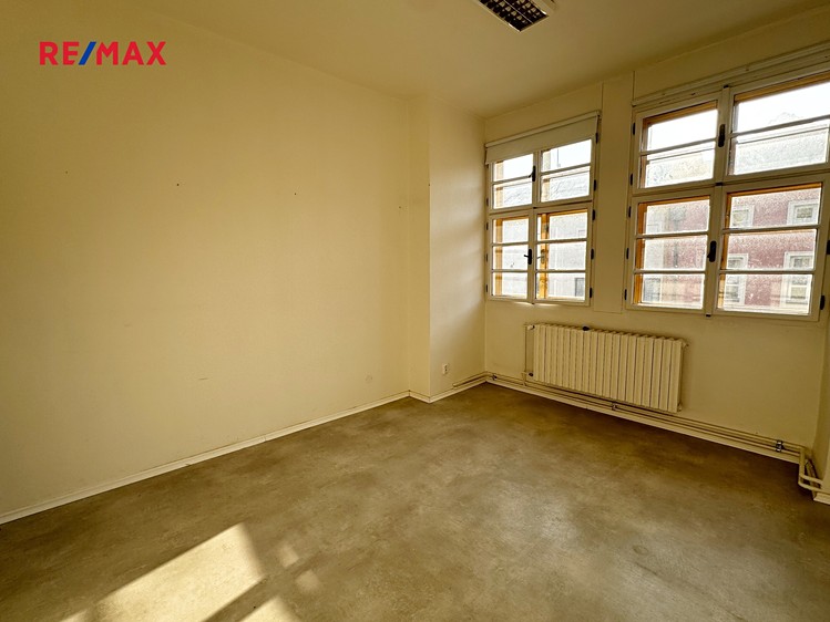 Pronájem kanceláře 51 m² - foto 3