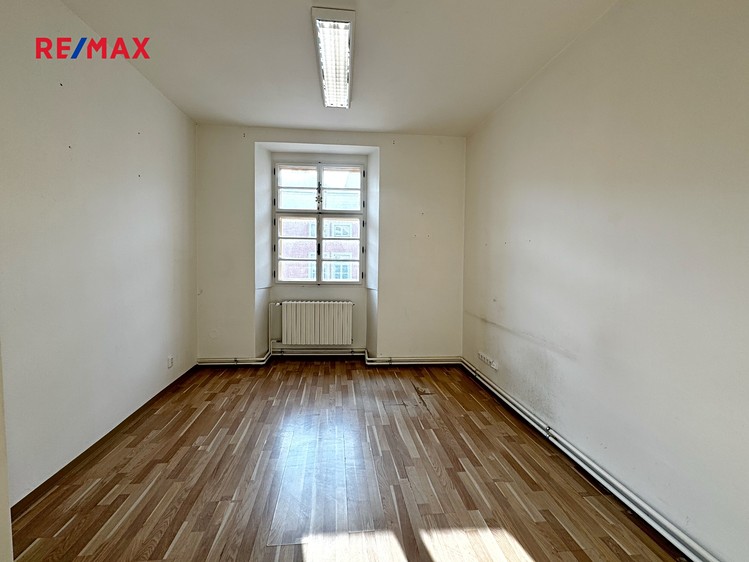 Pronájem kanceláře 51 m² - foto 2