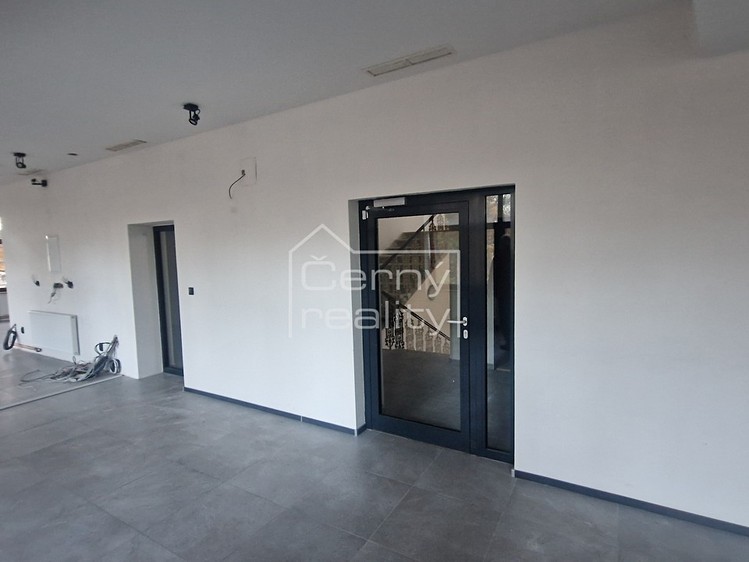 Pronájem obchodního prostoru 180 m² - foto 4