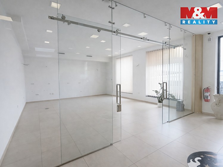 Pronájem obchodního prostoru 38 m² - foto 3