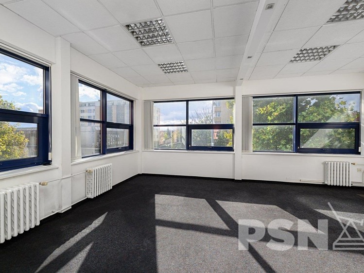 Pronájem kanceláře 35 m² - foto 1
