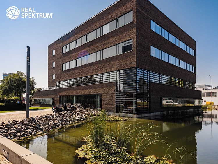 Pronájem kanceláře 872 m² - foto 2