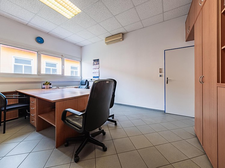 Pronájem kanceláře 69 m² - foto 6