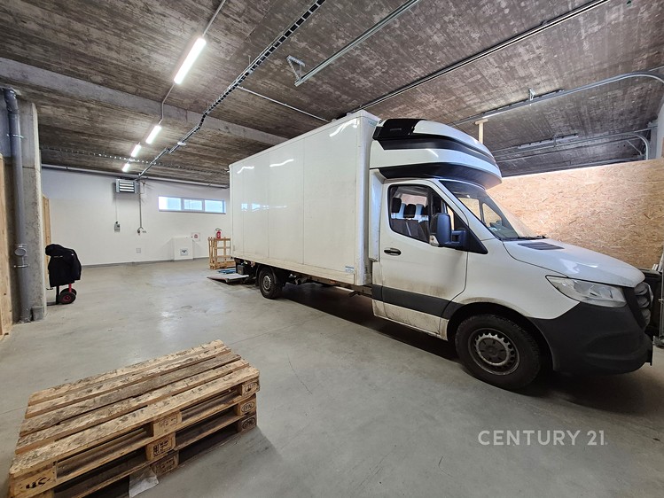 Pronájem skladového prostoru 102 m² - foto 1