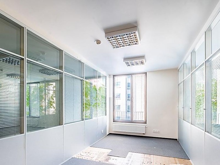 Pronájem kanceláře 319 m² - foto 2