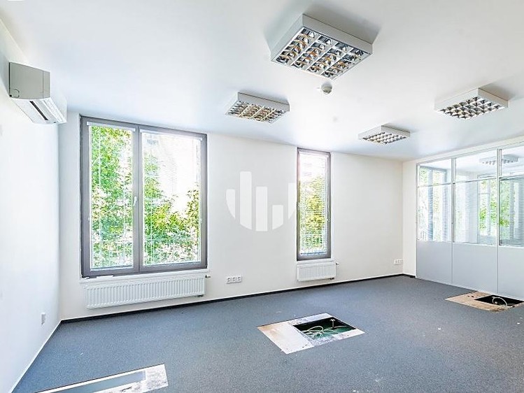 Pronájem kanceláře 135 m² - foto 3