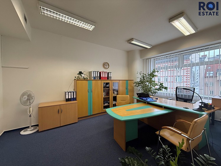 Pronájem kanceláře 38 m² - foto 5