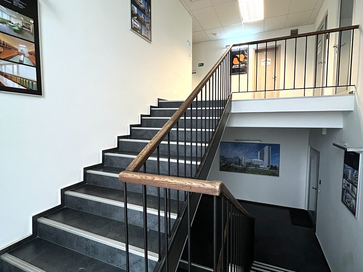Pronájem kanceláře 91 m² - foto 3