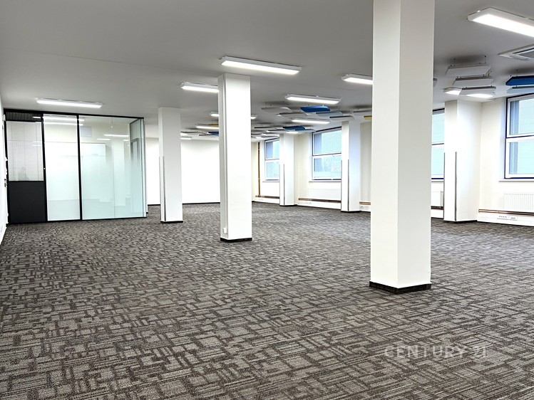 Pronájem kanceláře 91 m² - foto 4