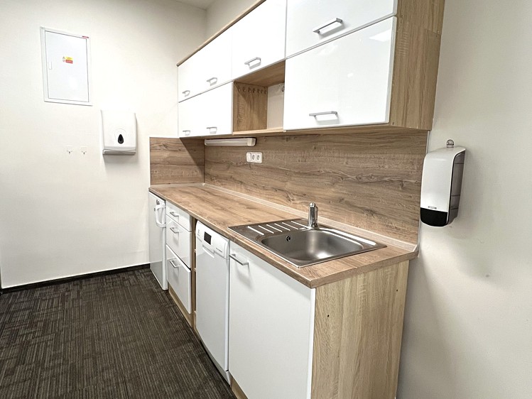 Pronájem kanceláře 91 m² - foto 6