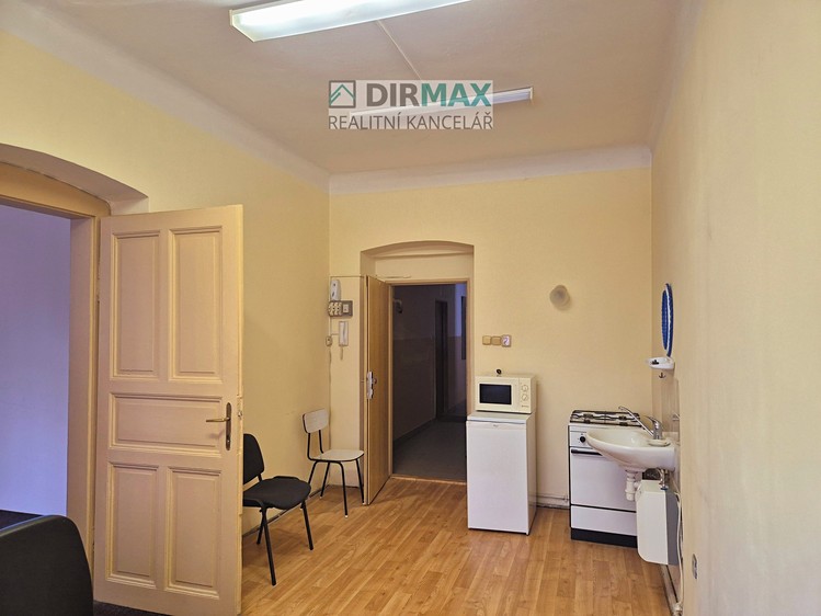 Pronájem kanceláře 37 m² - foto 5