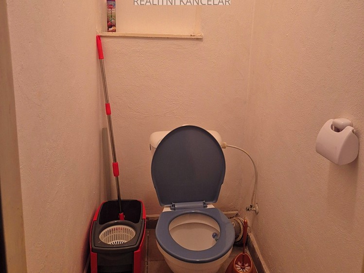 Pronájem kanceláře 37 m² - foto 8