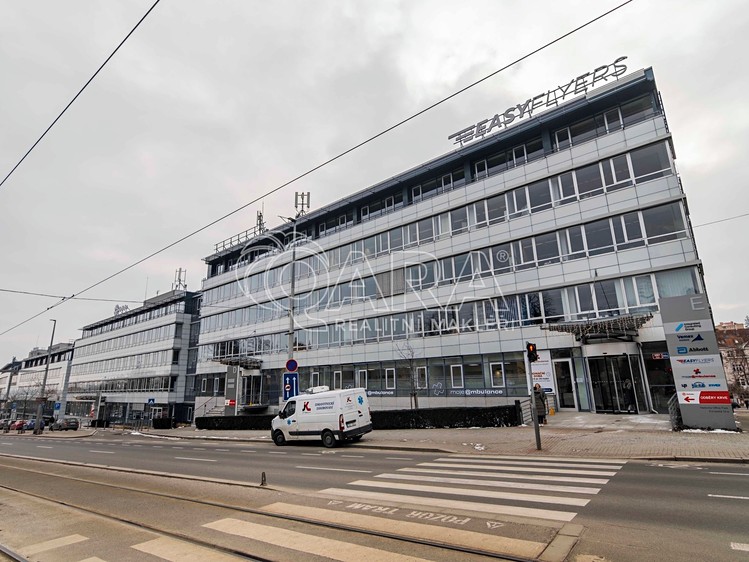 Pronájem kanceláře 236 m² - foto 1