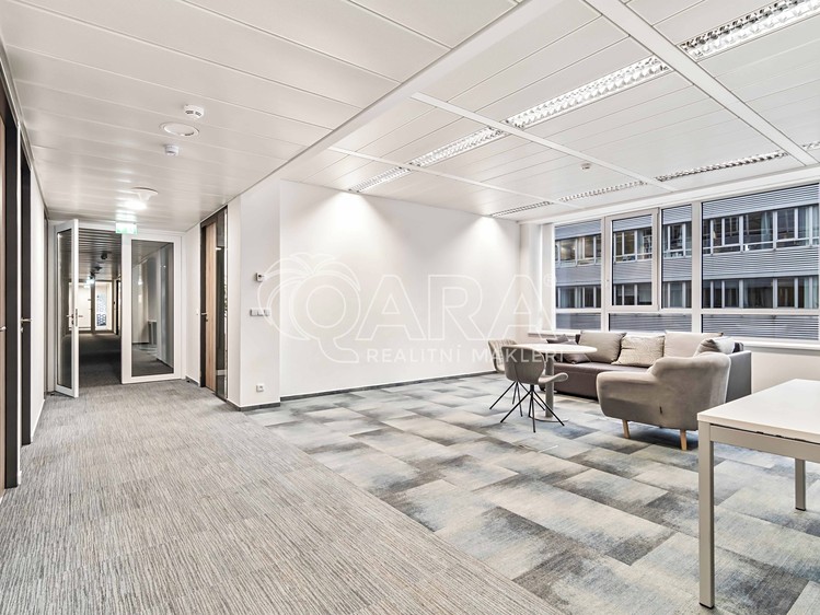 Pronájem kanceláře 236 m² - foto 6