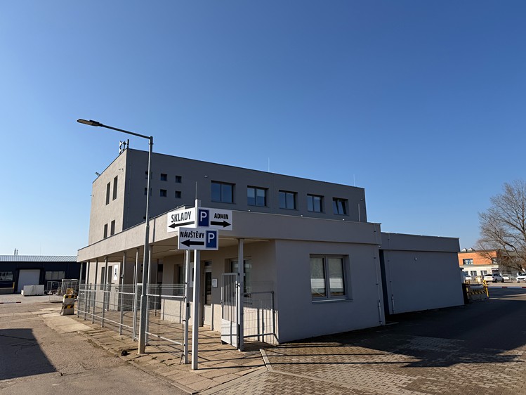 Pronájem kanceláře 223 m² - foto 2