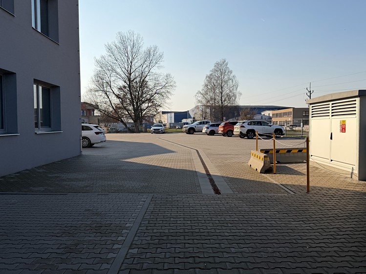 Pronájem kanceláře 223 m² - foto 4