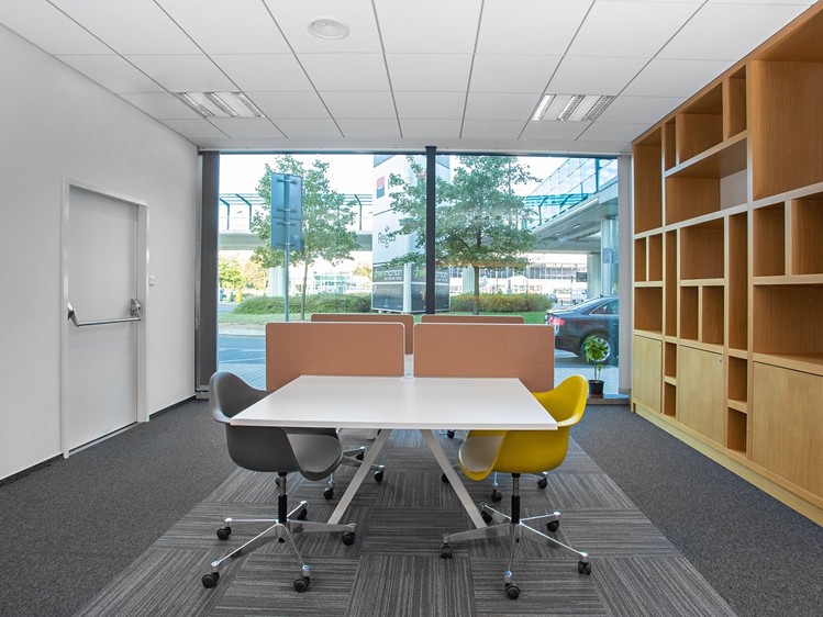 Pronájem kanceláře 60 m² - foto 4